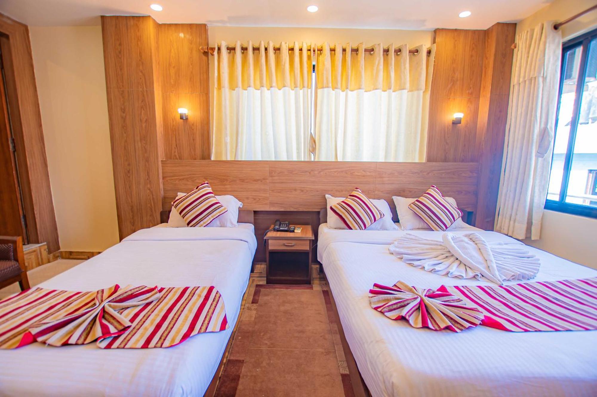 Hotel Crystal Palace Pokhara Kültér fotó