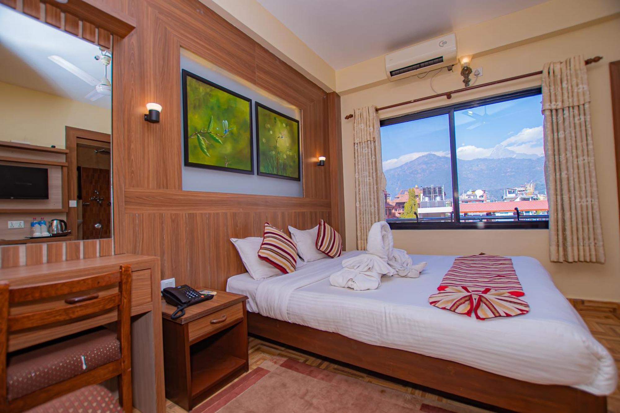Hotel Crystal Palace Pokhara Kültér fotó